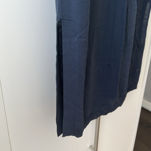 Aritzia lightweight Palmier sweater size S navy blue- excellent used condition - Picture 4 of 5